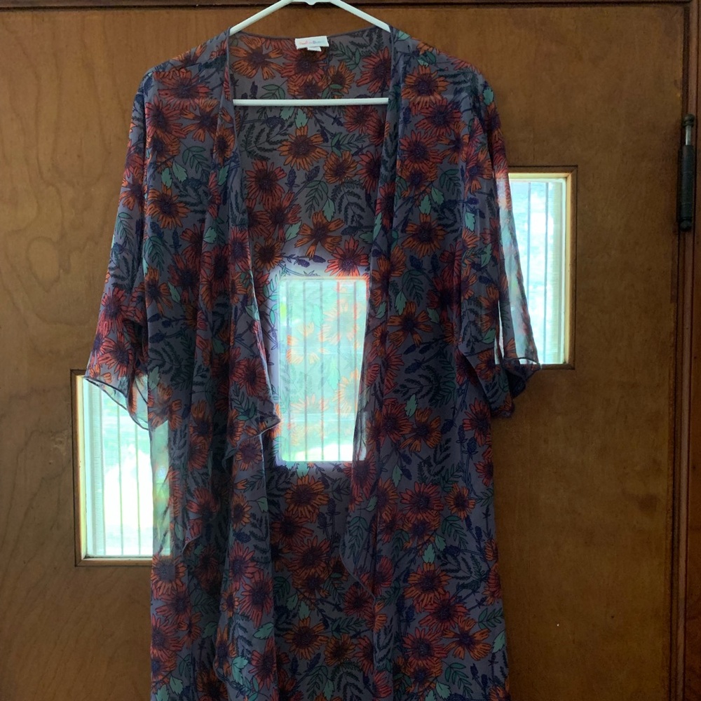 LuLaRoe Shirley Medium (Moving Sale)